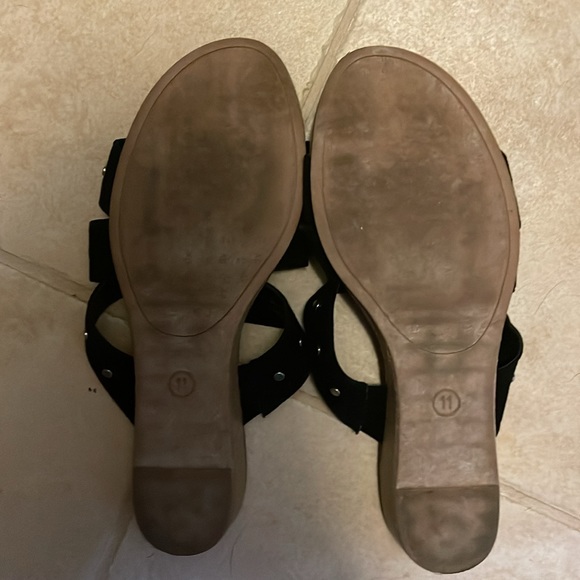 DV By Dolce Vita Black Sandals - Picture 2 of 2